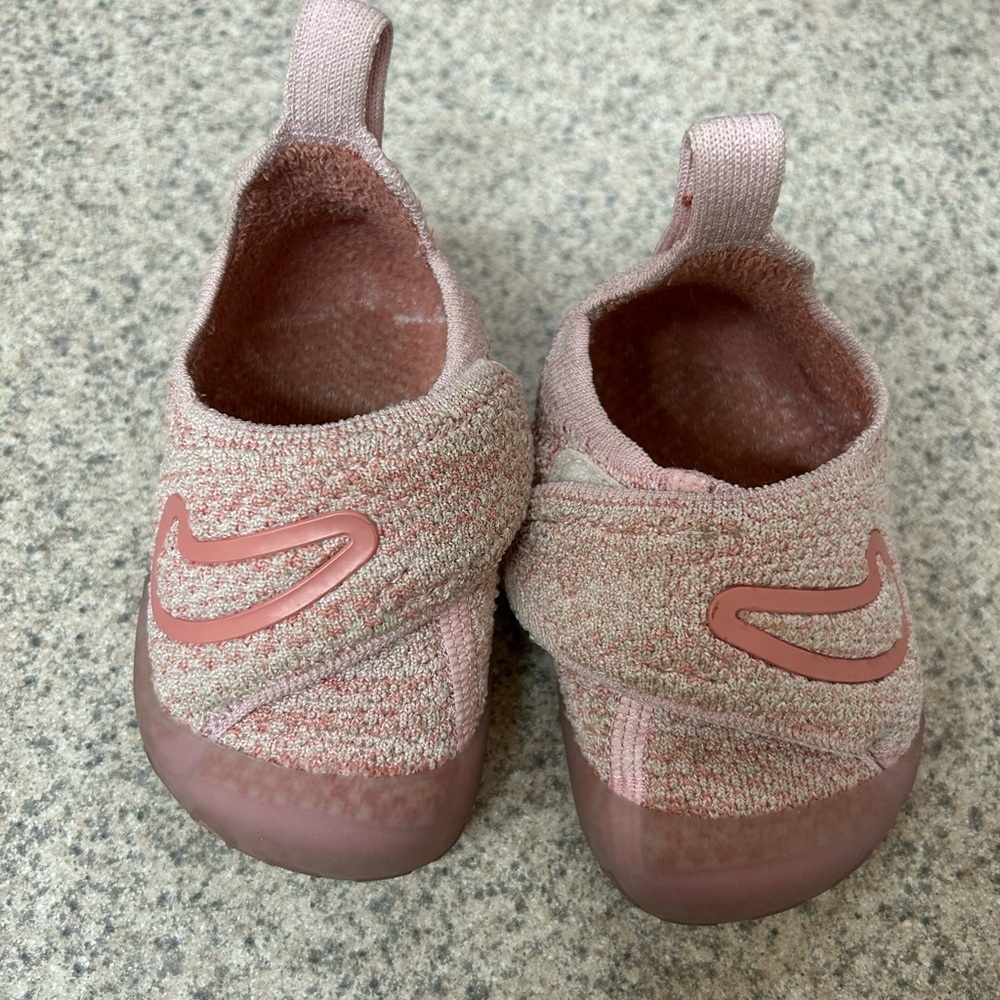 Nike Swoosh 1 - 4c